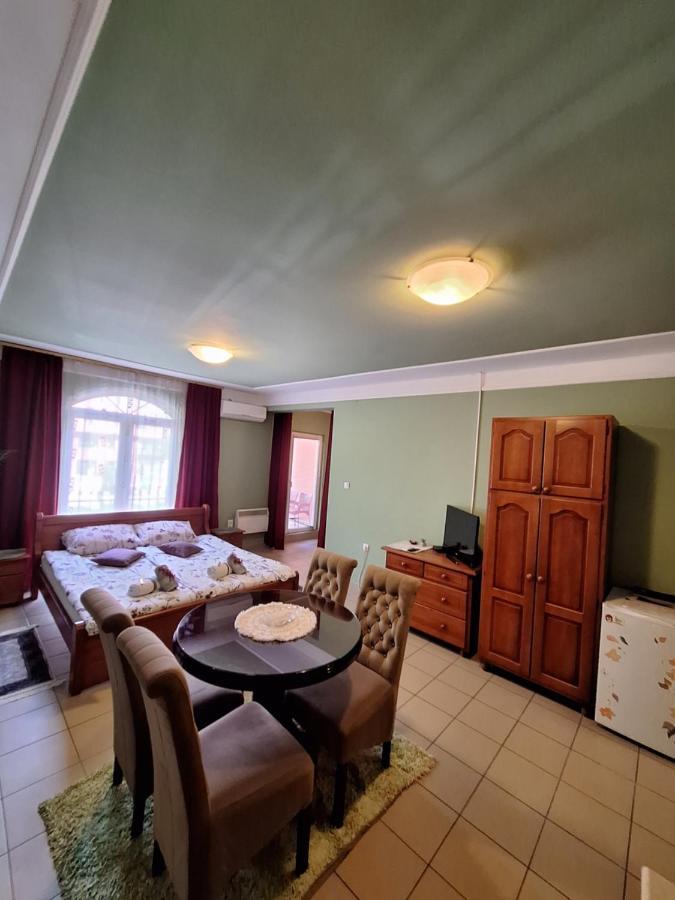 Guest House Villa Lord Novi Sad Exterior photo