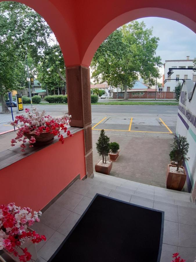 Guest House Villa Lord Novi Sad Exterior photo